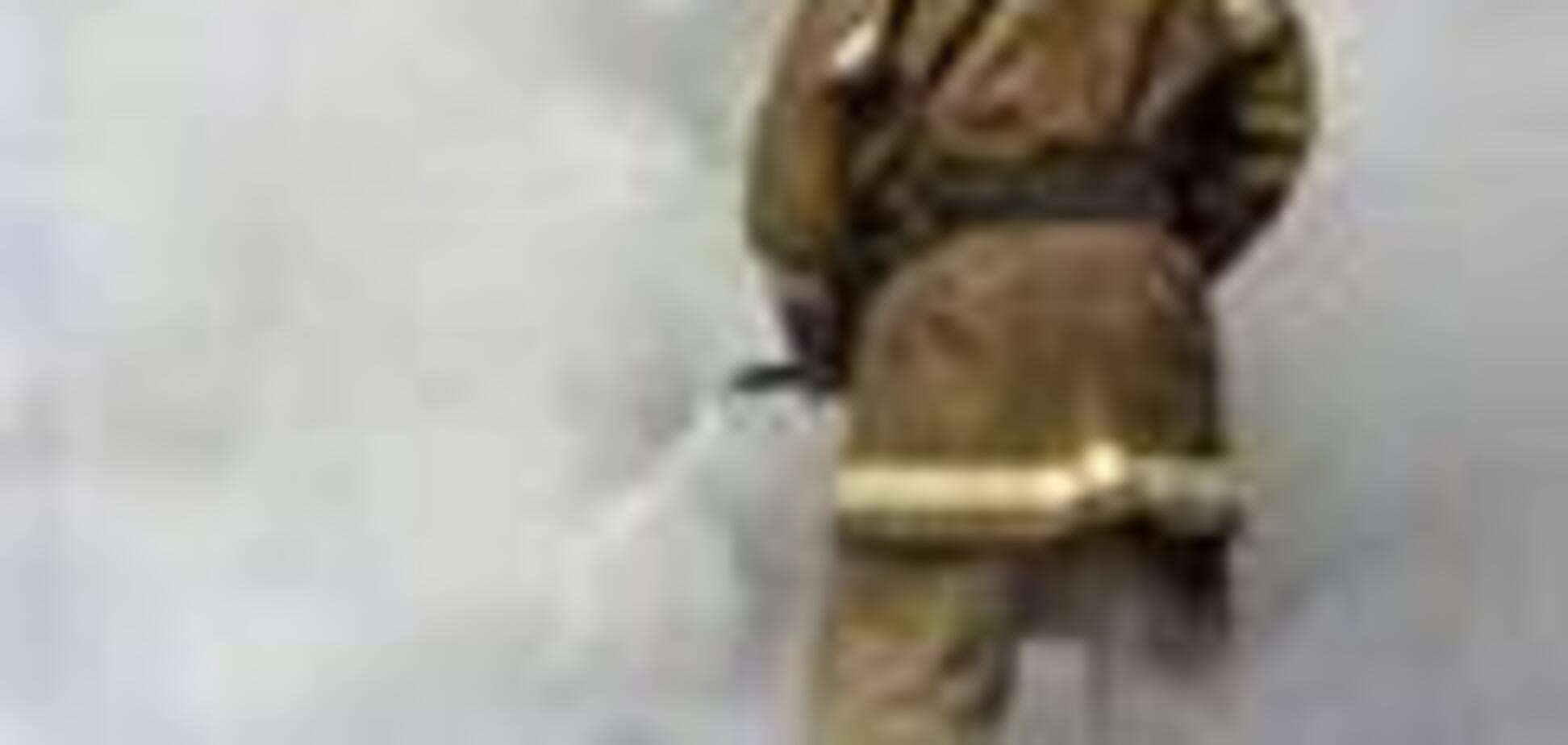 Вантажівка загорілася посеред дороги