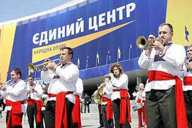 ЕЦ вбивает клин между Ющенко и НУ-НС