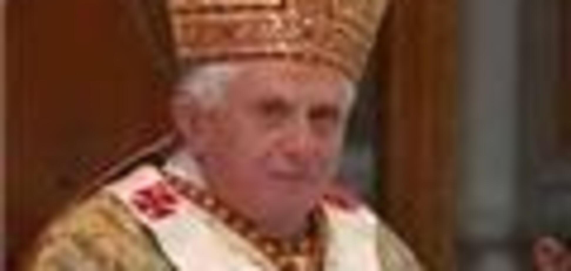Папа Римский извинился за  священников-педофилов