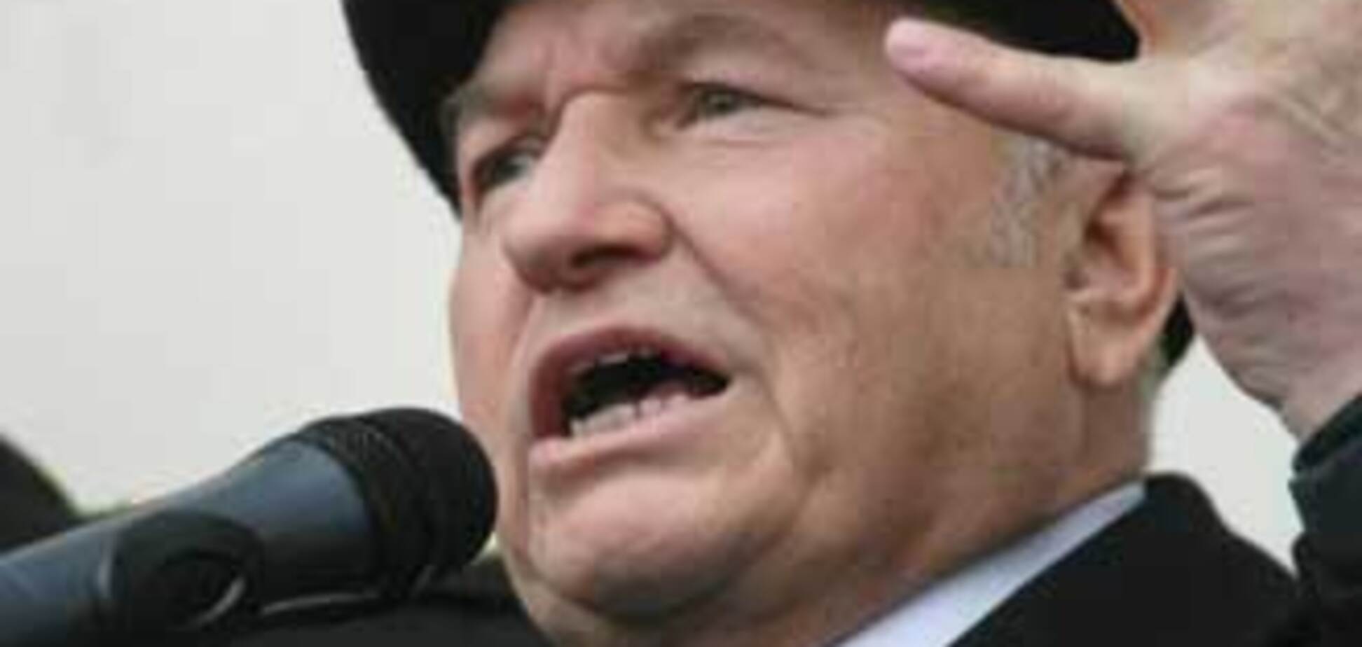 Лужков засудив касетний скандал у Борисполі