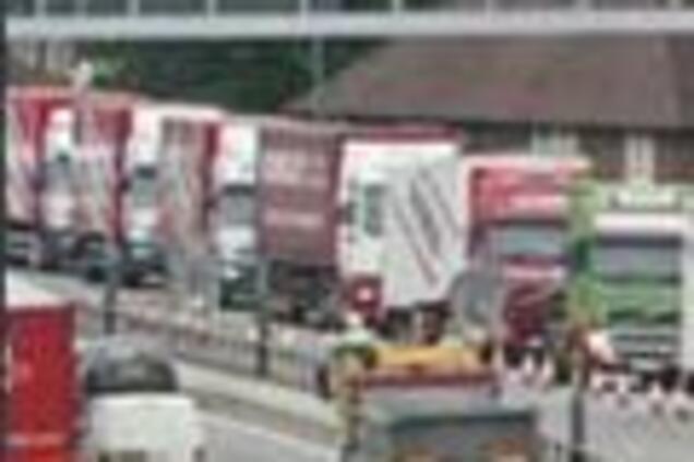 Дальнобойщики в Лондоне протестуют против цен на бензин