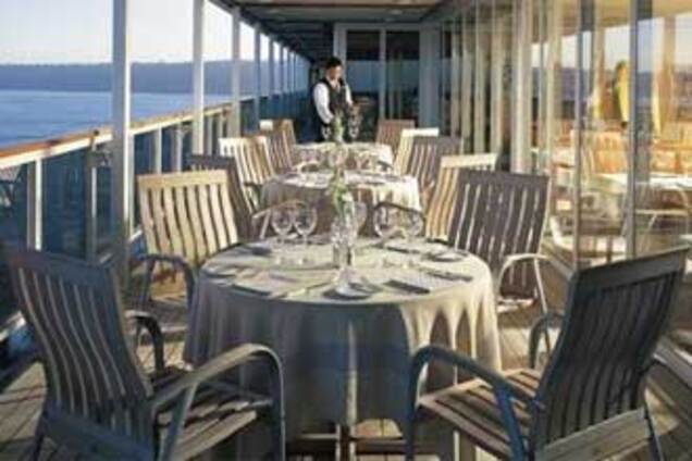 В Одессе пришвартовался самый шикарный лайнер в мире