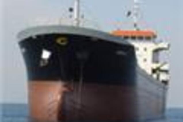 Затонувшее в Керченском проливе судно пробило дно теплохода