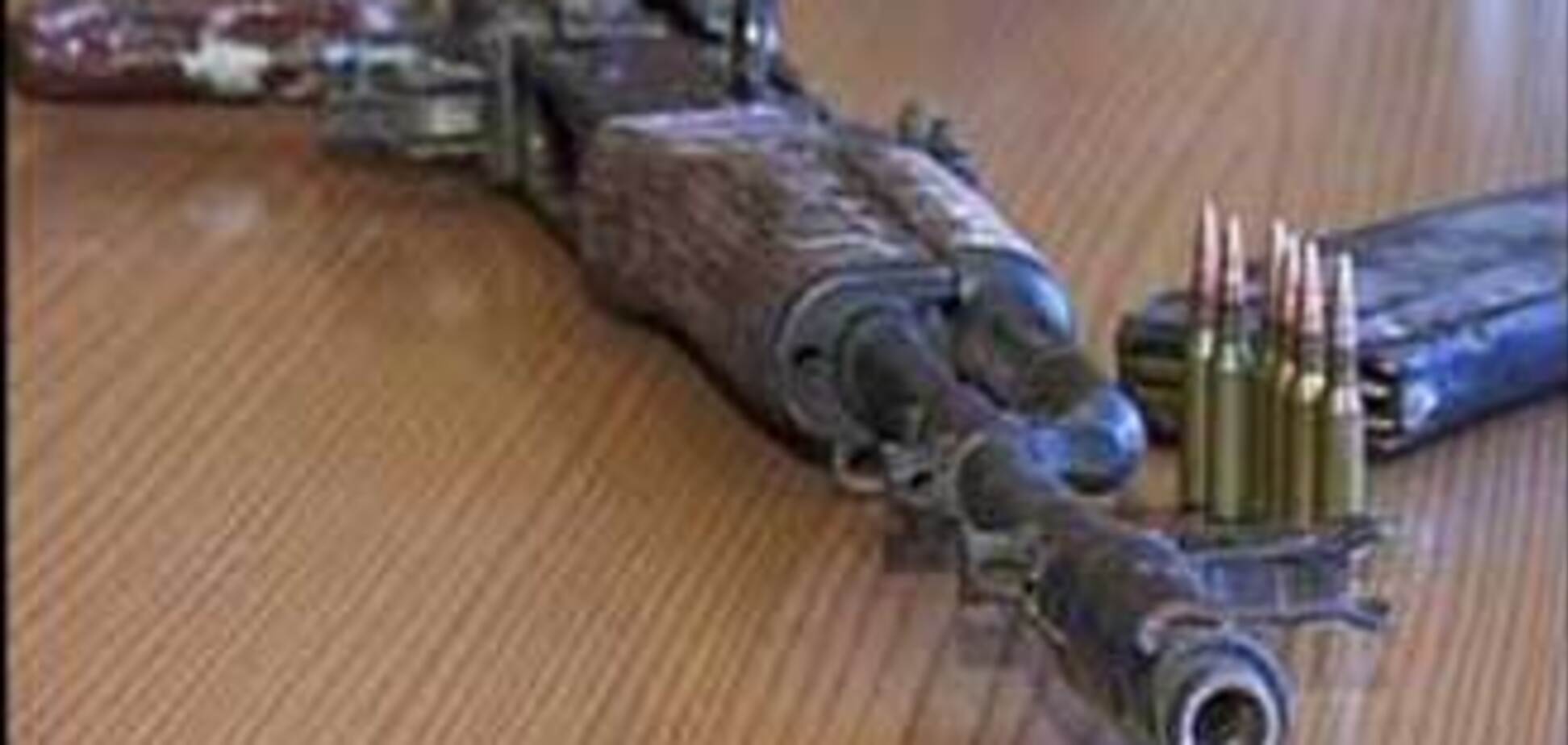 У селі під Тернополем зловили п'яного БЮТівця з автоматом