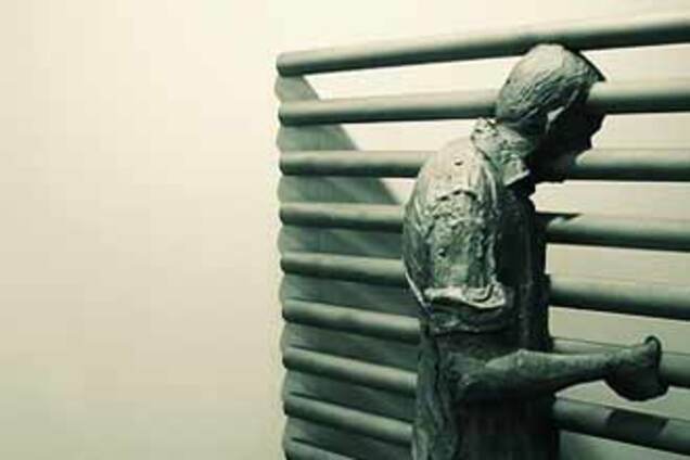 Скульптура об офисном рабстве покорила Италию