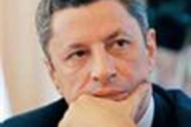 Бойко хоче з'ясувати поставки зброї на підставі кумівства