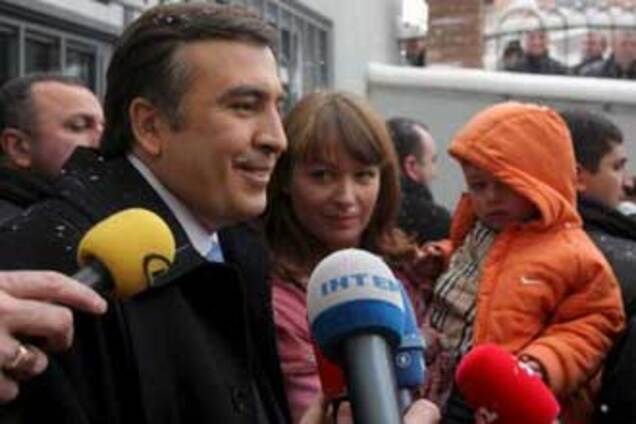 Ющенко забрал крестников из Грузии в Украину