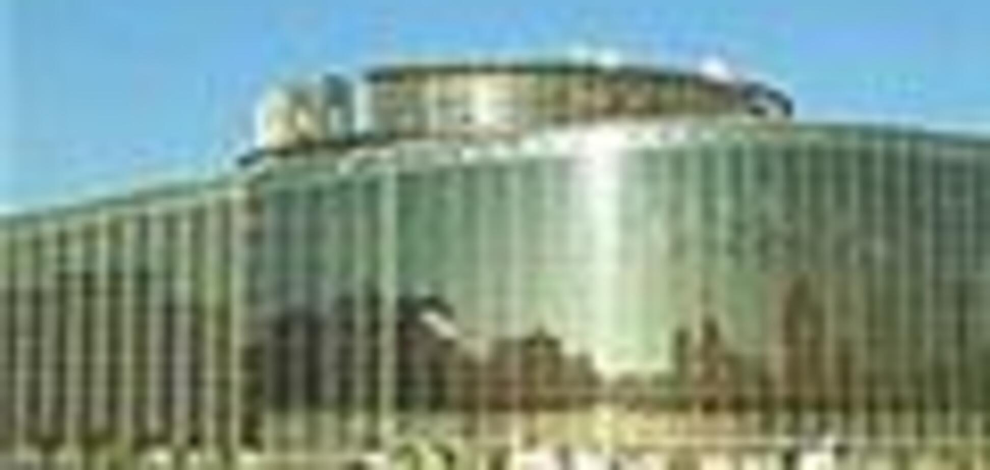 У Европейского парламента упала крыша