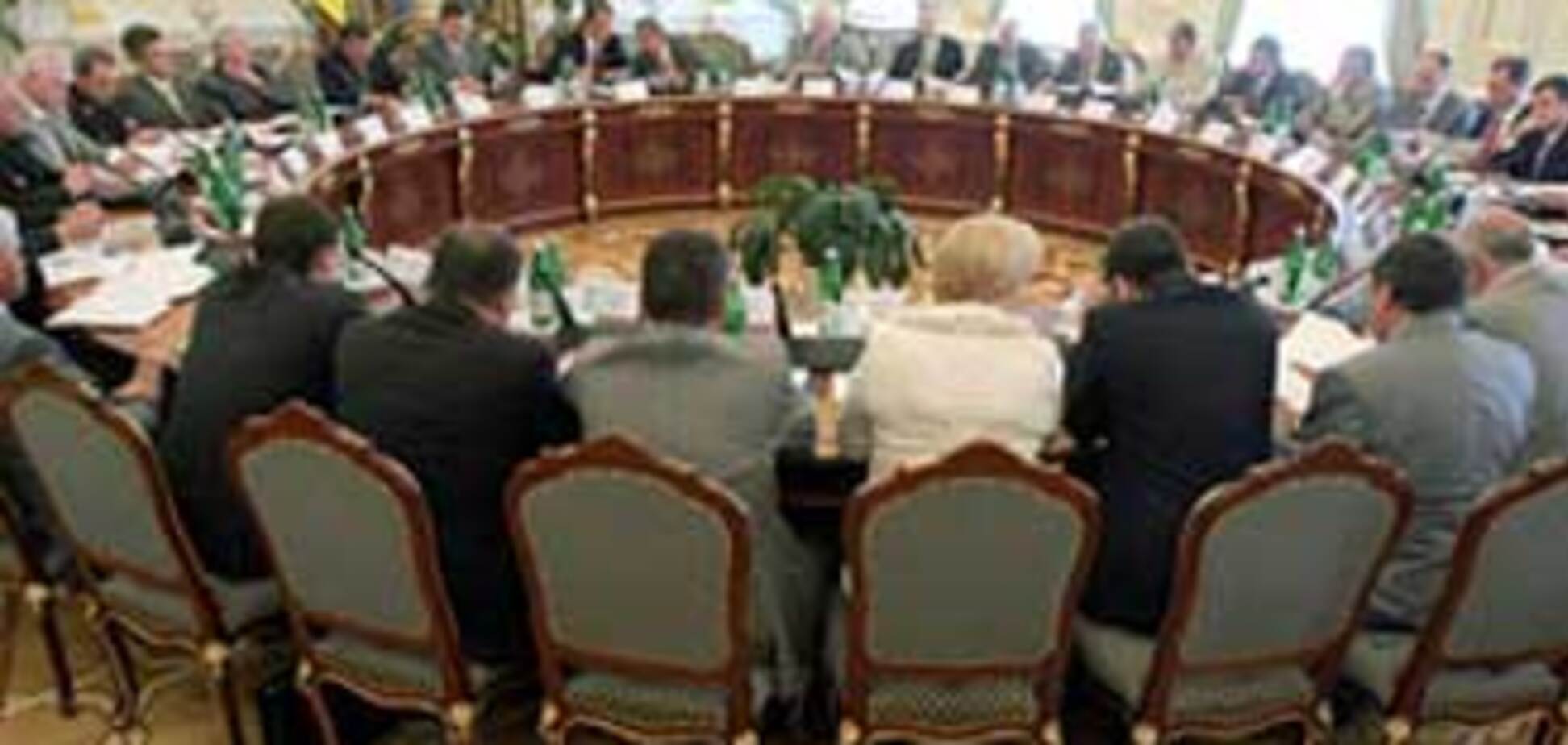 Луценко требует извинений от Секретариата