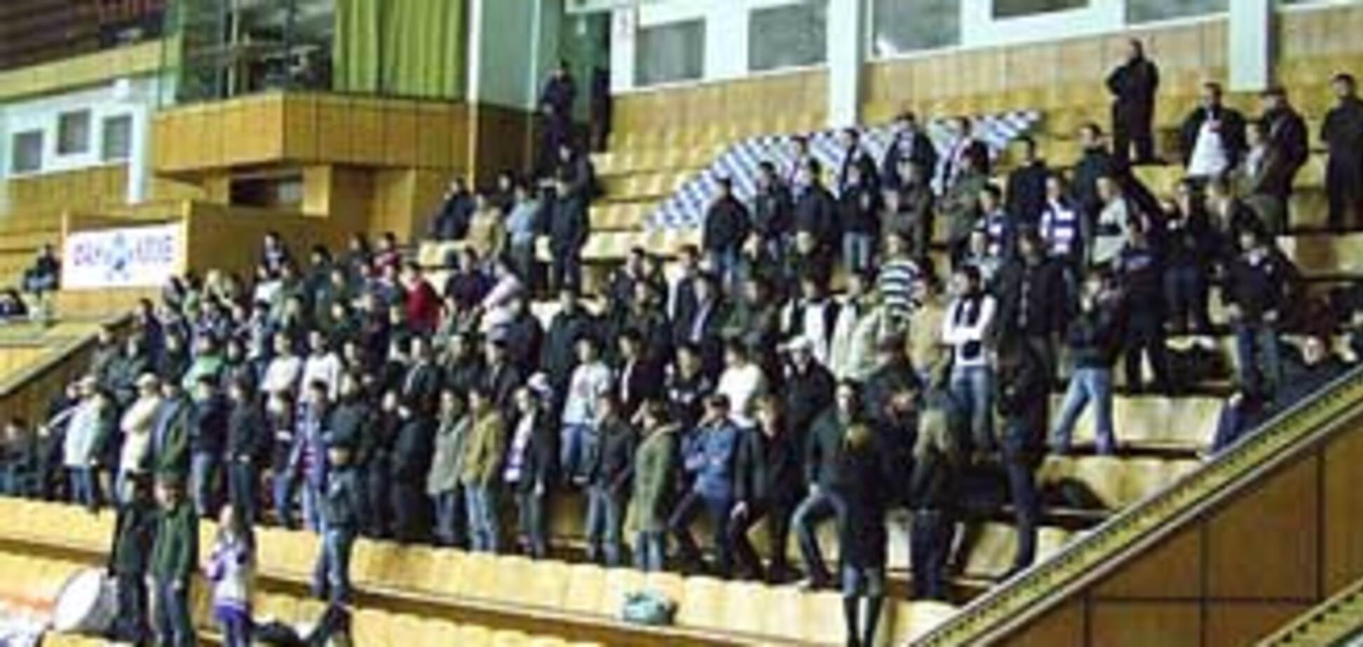 Фанов 'Динамо' не впустили в Россию
