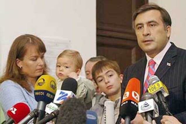 Ющенко привіз дружину Саакашвілі в Крим