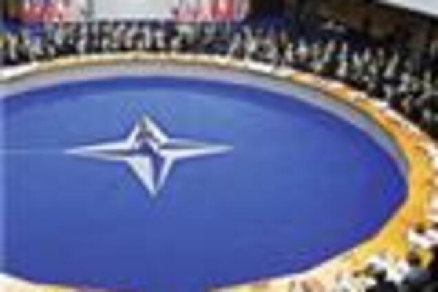 НАТО примет Грузию, несмотря на войну в Осетии