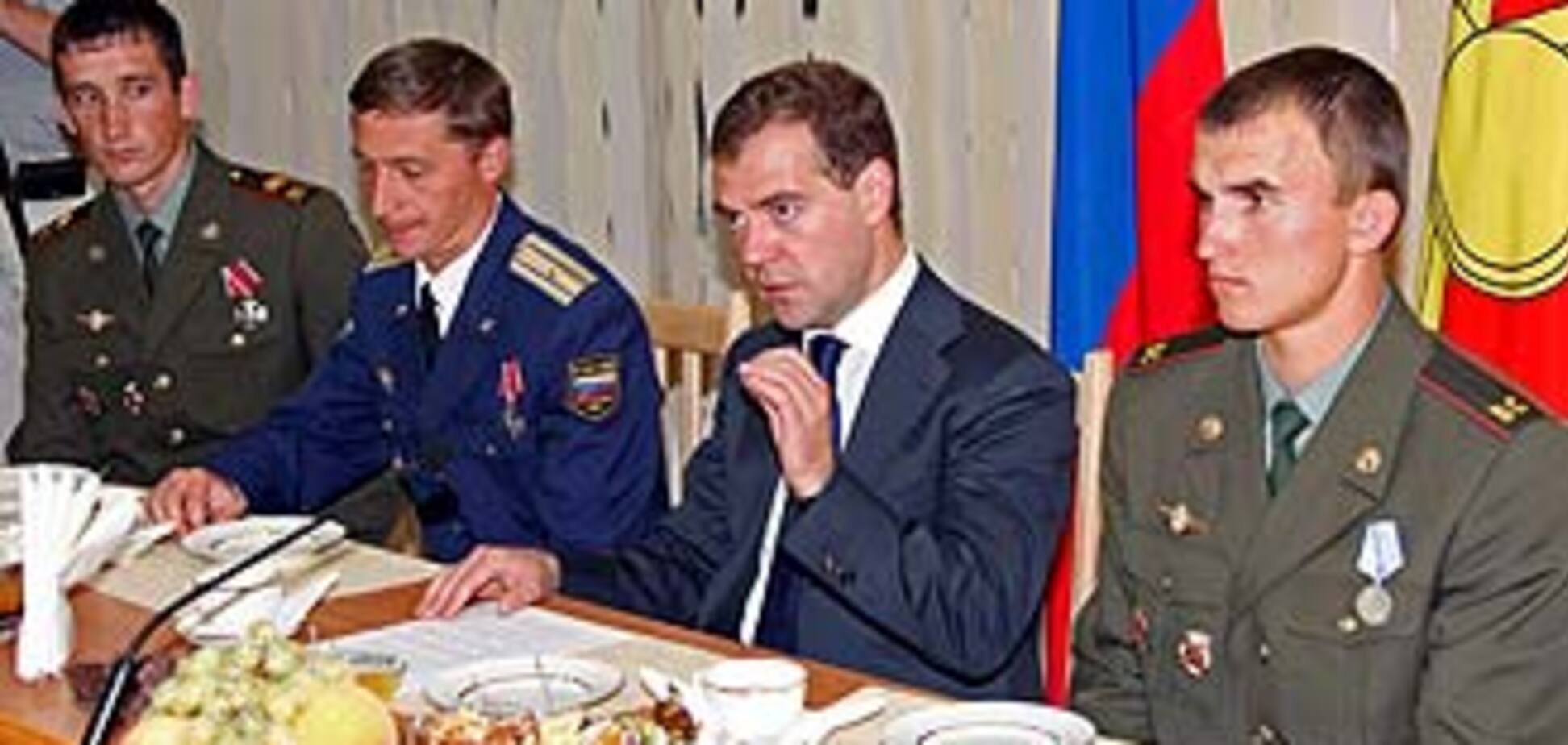 Медведев назвал руководство Грузии политическими уродами