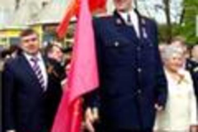 Украинца лишили звания самого высокого человека в мире