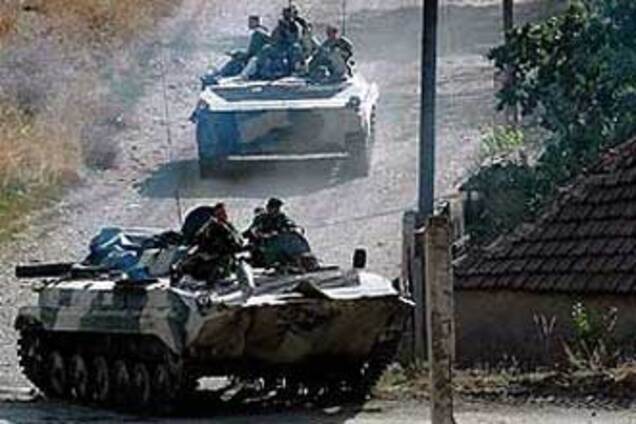 Российские танки вернулись в Гори