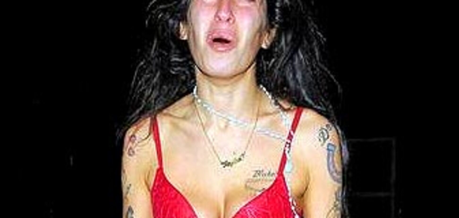 У Эми Уайнхаус начинается шизофрения