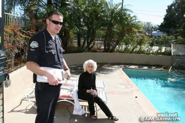 Выходишь с утра искупаться в бассейн, а там... Как так?