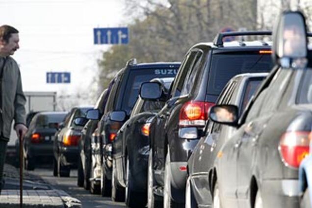 У Запоріжжі пасажир авто до смерті забив пішохода