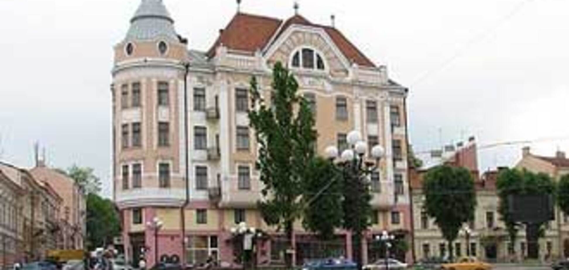В Черновцах сгорело историческое здание