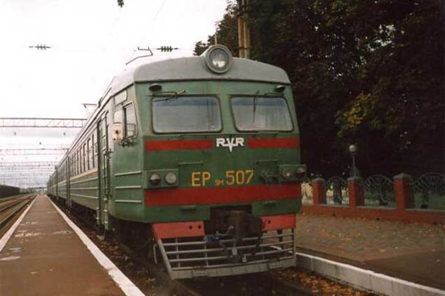 Поїзд вбив працівника станції