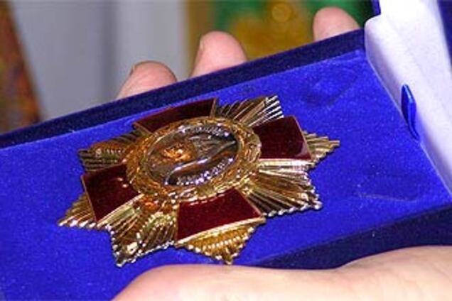 Януковича нагородили фальшивим орденом