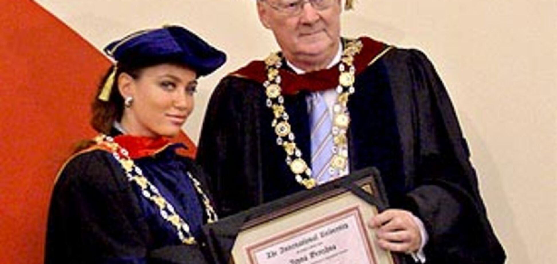 Оксфордские эксперты наградили Бережную и Кивалова