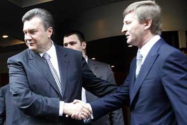 Ахметов и Ющенко вернут Януковичу кресло 