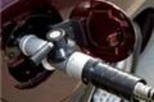 Китай удешевляет топливо второй раз за месяц