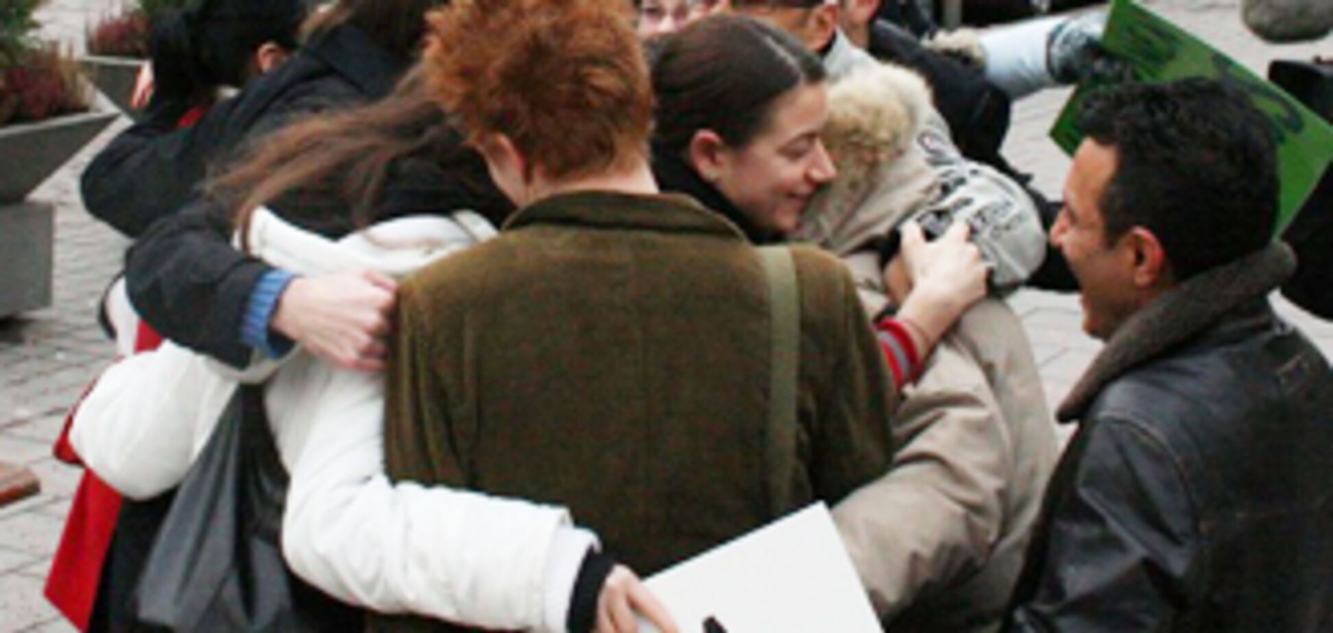 Сегодня День объятий! Спасаемся от кризиса дружелюбием