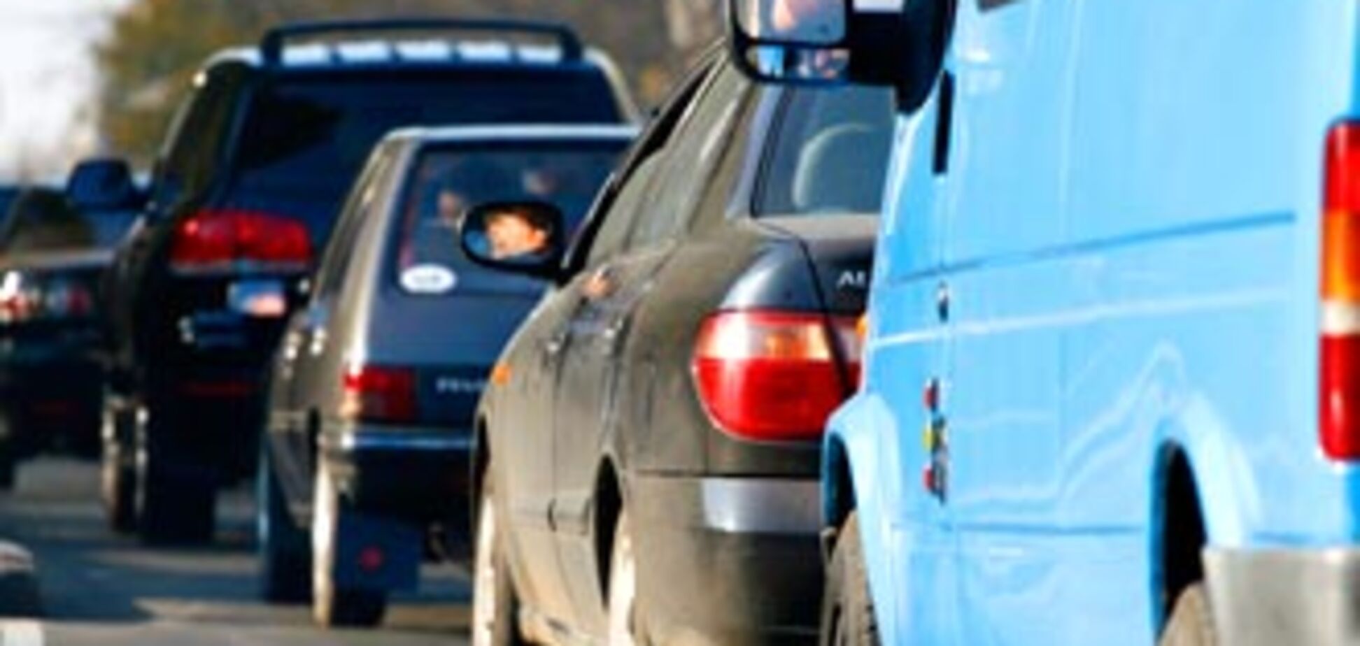 На Чернігівщині зіткнулися 20 автомобілів, 4 травмованих