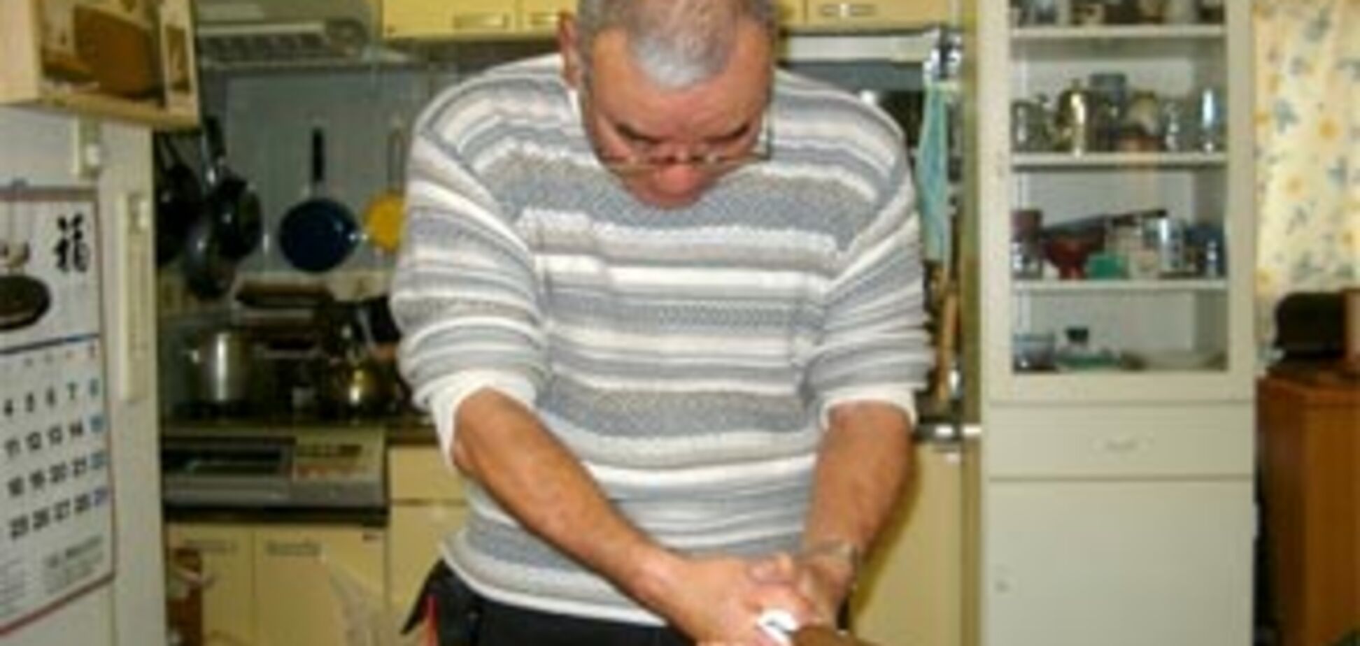 Житель Кривого Рогу зробив собі харакірі і пішов гуляти