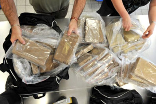 На Харківщині викрито МВДшнікі-наркоторговці