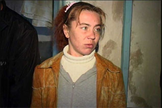 Пьяная дочь зарезала сожителя матери (ФОТО 18+)