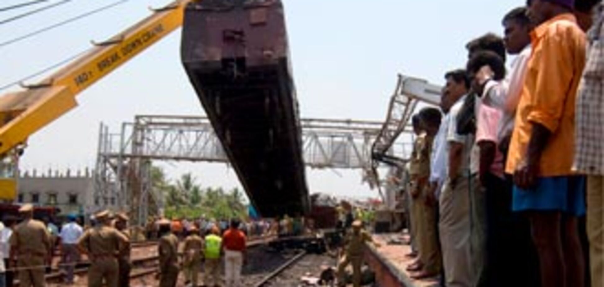 В Индии столкнулись поезда: 21 человек погиб