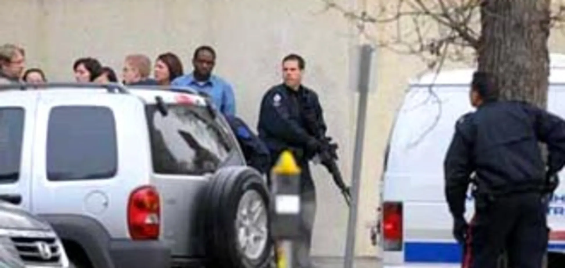 Мужчина, захвативший 9 заложников, сдался властям