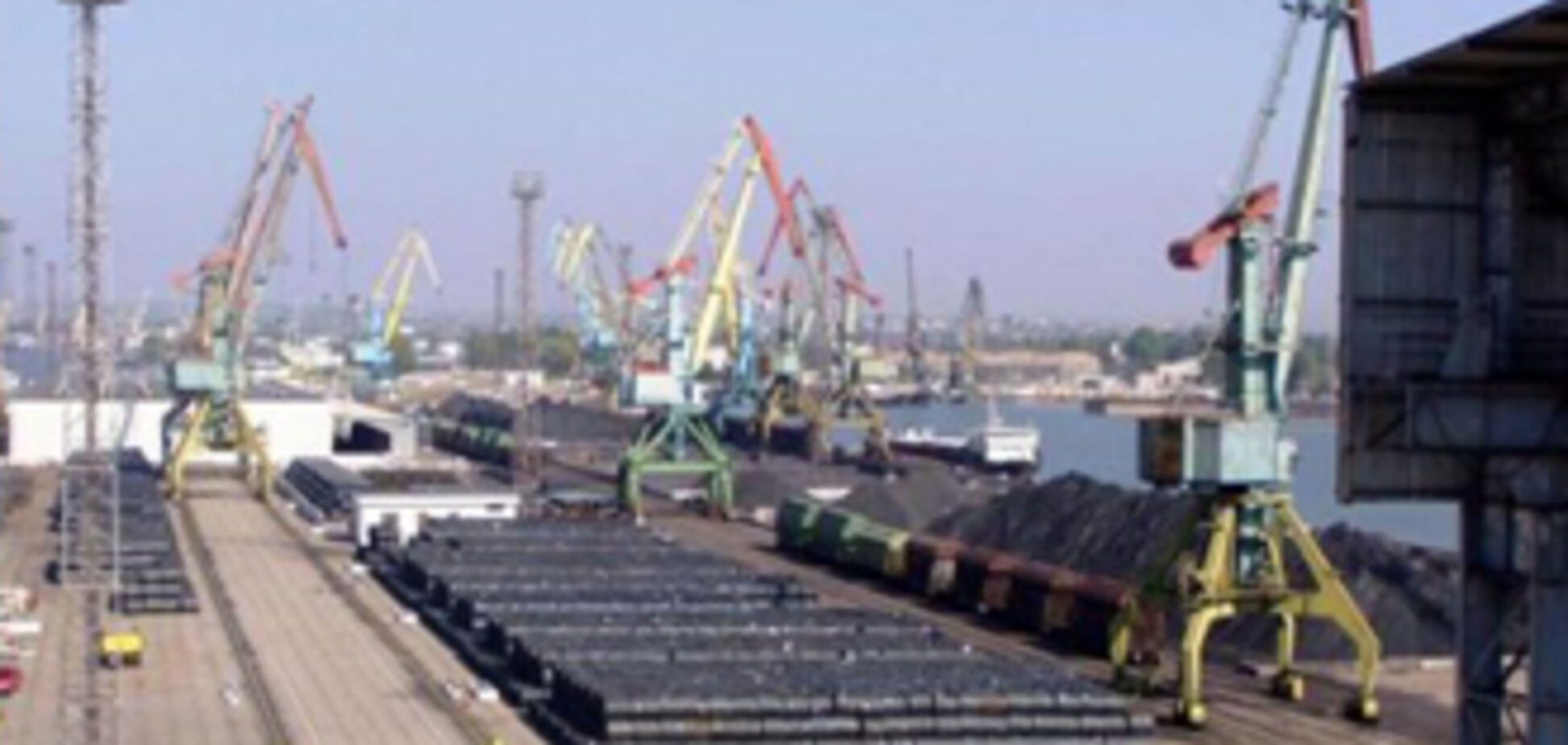 При огляді судна за борт випала податковий інспектор