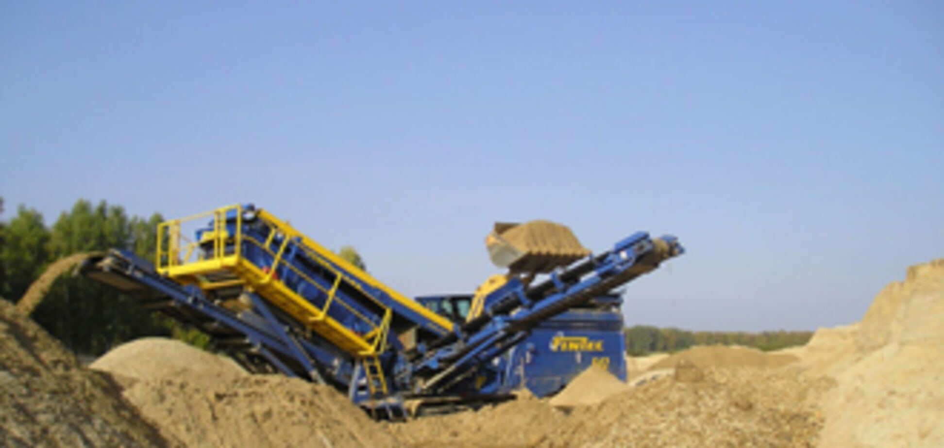 На Харьковщине под завалом песка погибла супружеская пара