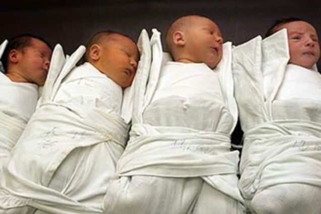 Янукович заставит мужиков повышать рождаемость