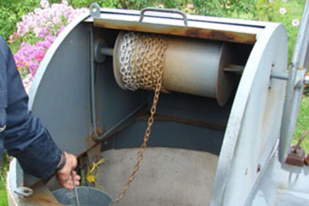 Жінка потонула у своєму колодязі