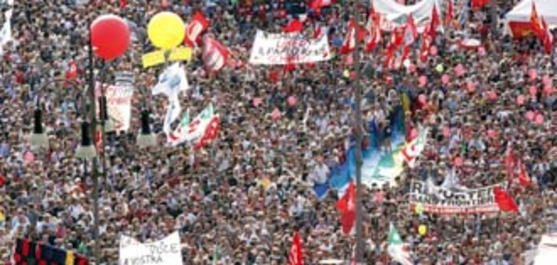 В Италии прошел митинг против Берлускони (ФОТО)