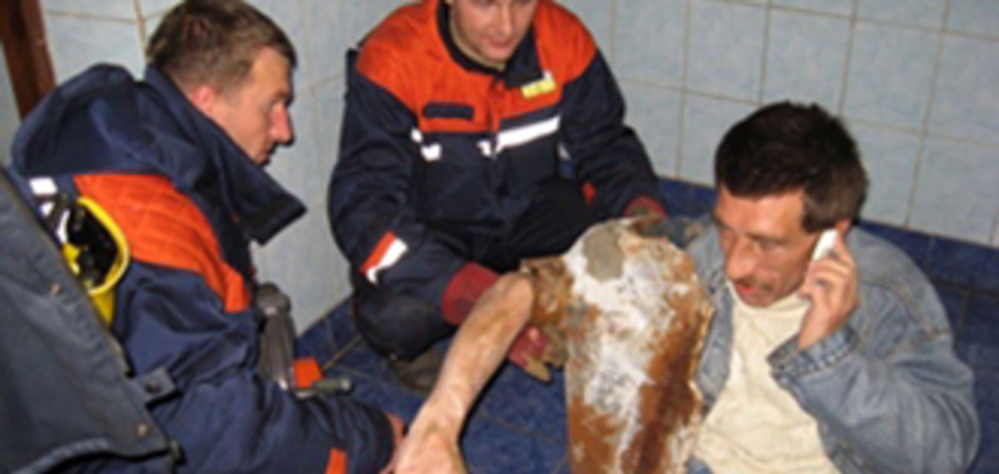 Чоловік застряг в унітазі, намагаючись дістати 200 грн (ФОТО)