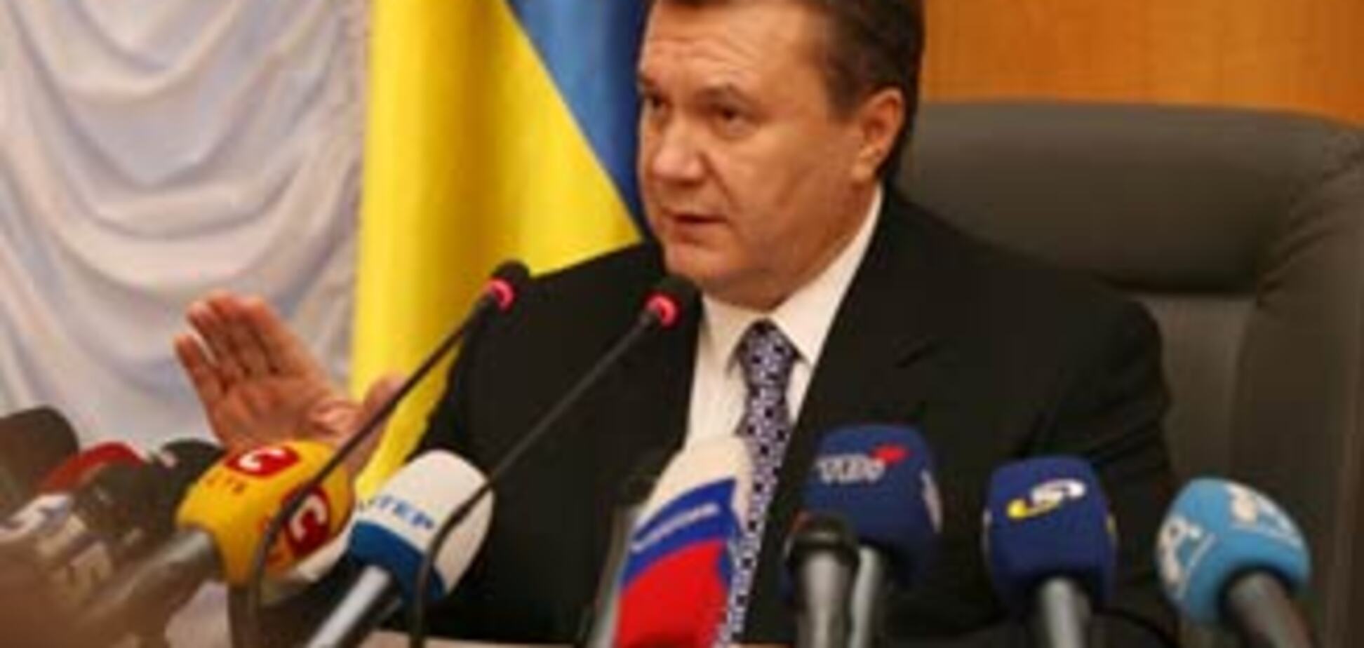 Янукович вимагає від Тимошенко пропустити його вперед