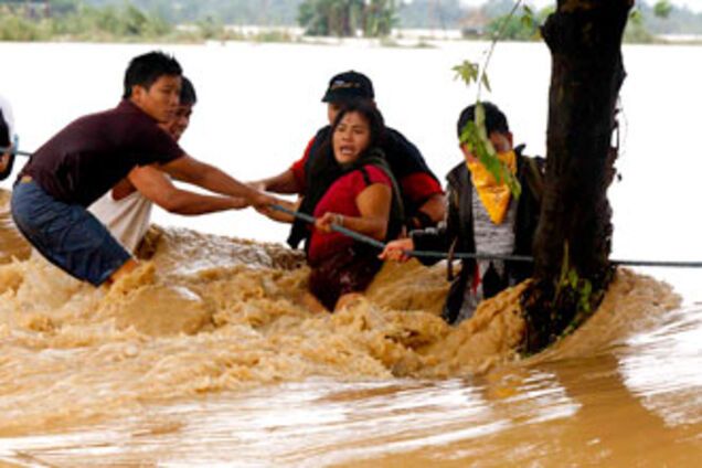 Оползни унесли жизни более 100 человек (ФОТО)