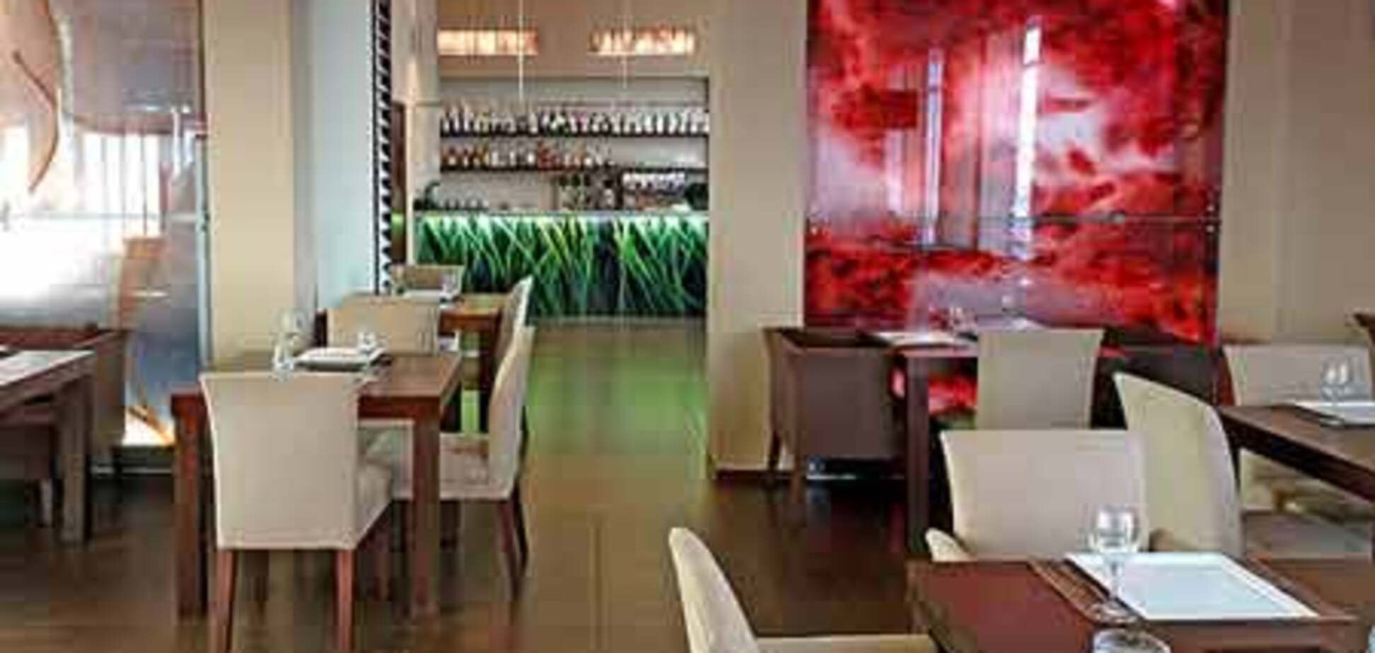 За киевлянами следят: записывают разговоры в ресторанах