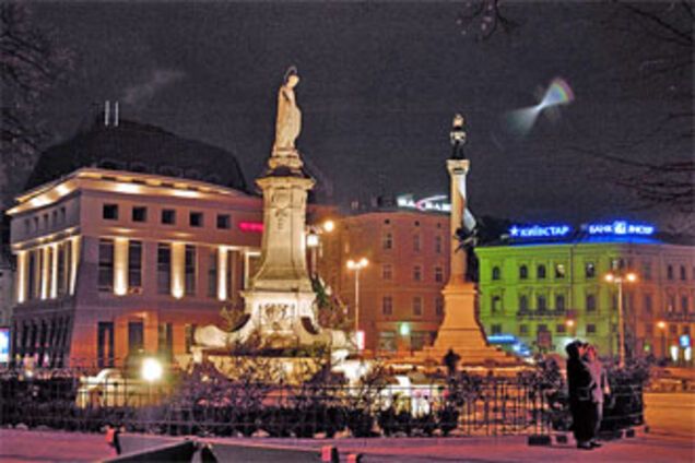 У Львові п'яний підліток врізався в кафе