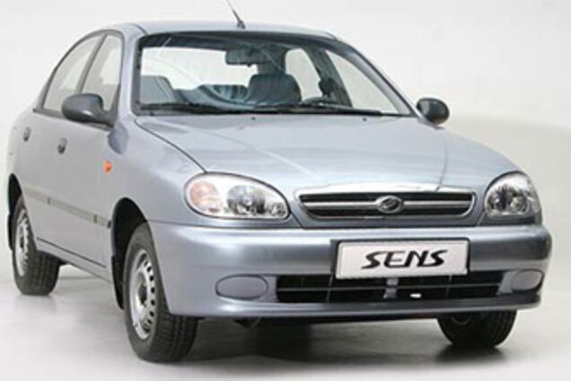 У жовтні в Україні стали випускати на третину менше авто