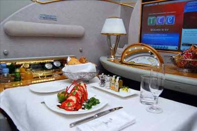 Питание на борту самолетов международных авиалиний