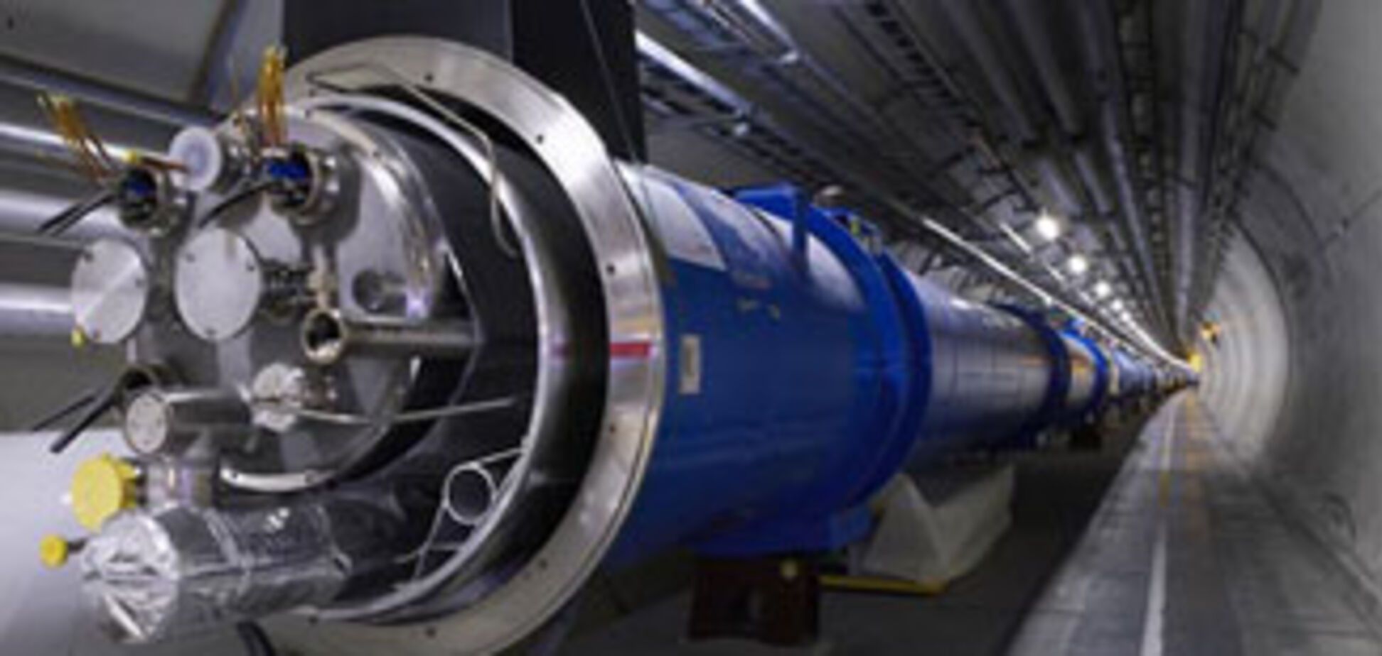 Работу коллайдера остановил ... кусок булки!