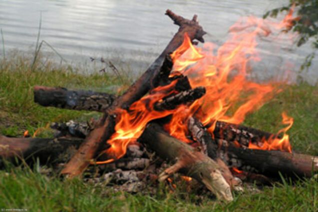 Женщина сожгла машину, пытаясь 'разогреть' двигатель