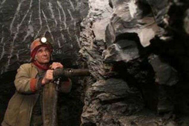 В Турции обвалилась шахта, в плену 15 человек